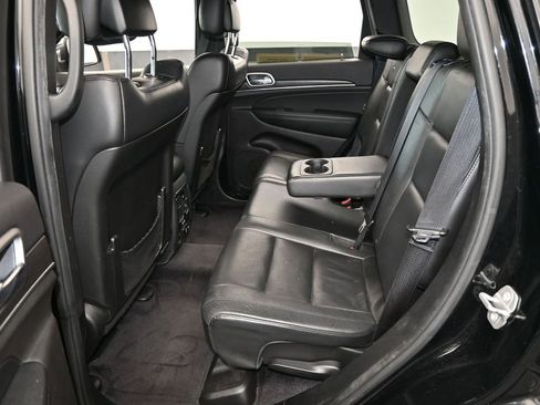 Used 2018 Jeep Grand Cherokee Limited image 34