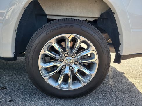 Used 2022 RAM 1500 Laramie w/ Sport Appearance Package RWD image 9