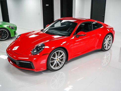 Used 2024 Porsche 911 Carrera image 2