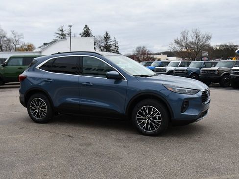 New 2026 Ford Escape Base w/ PHEV Premium Package image 8