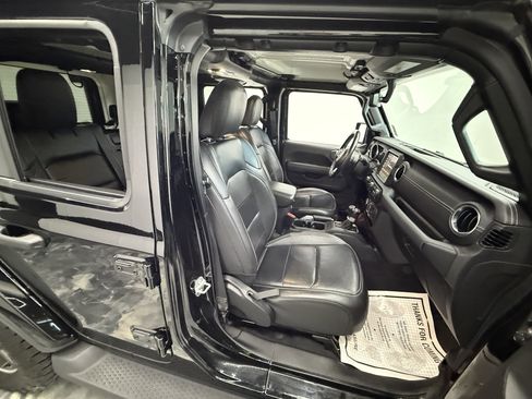 Used 2021 Jeep Wrangler Unlimited Sahara image 22
