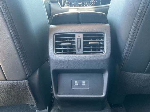 Used 2026 Nissan Rogue SL FWD image 9