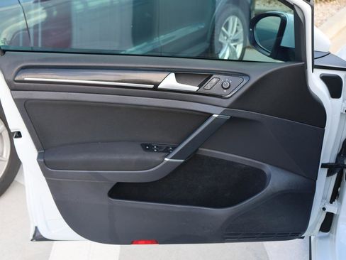 Used 2016 Volkswagen GTI S image 11