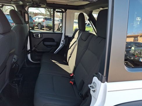 Used 2023 Jeep Wrangler Unlimited Sport AWD/4WD image 10