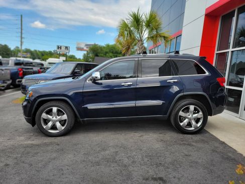 Used 2013 Jeep Grand Cherokee Limited w/ Luxury Group II AWD/4WD image 7