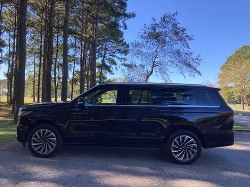New 2025 Lincoln Navigator L Black Label image 6