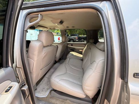 Used 2002 Chevrolet Suburban LS RWD image 14