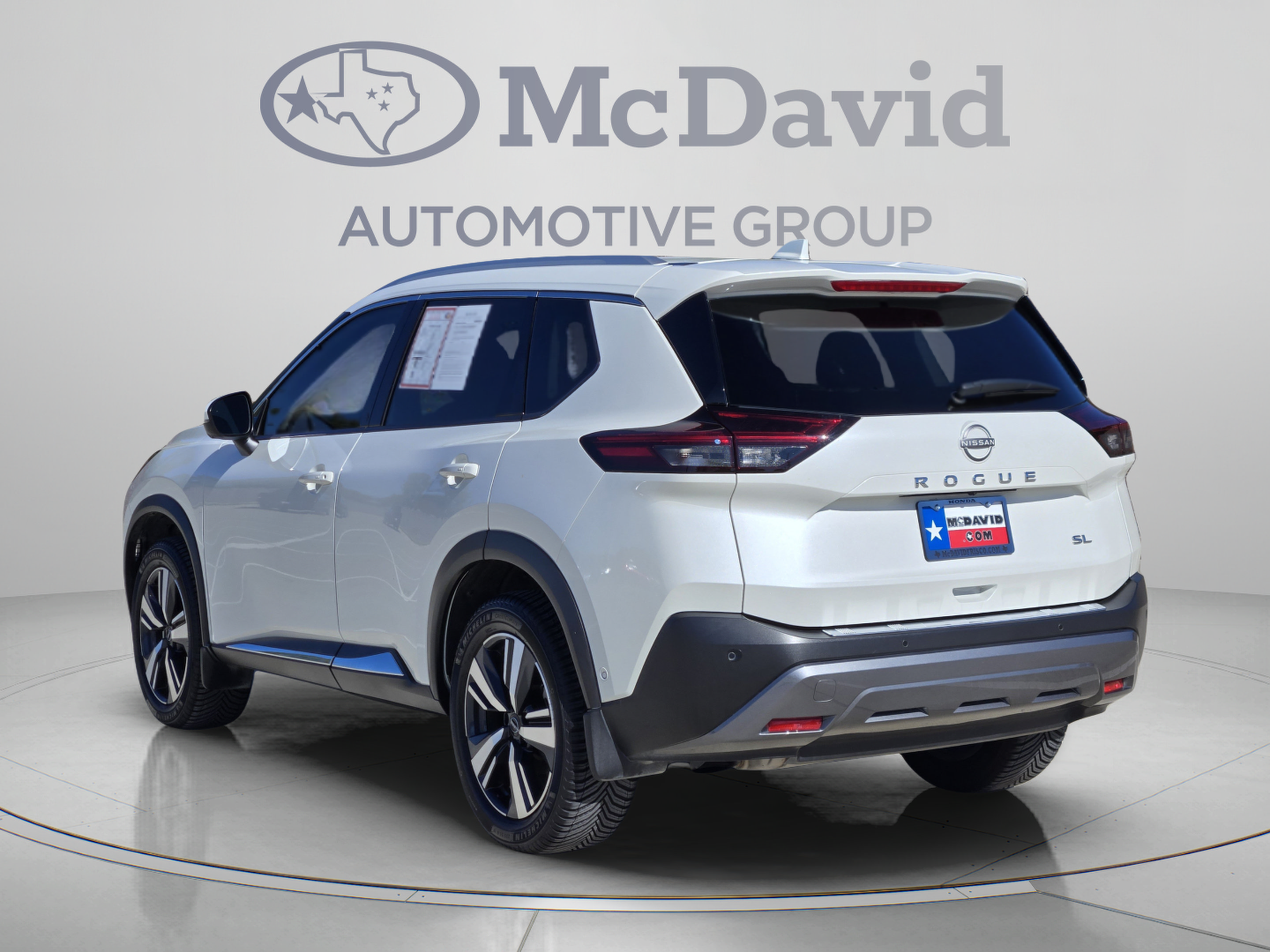 Used 2023 Nissan Rogue SL w/ SL Premium Package FWD image 4
