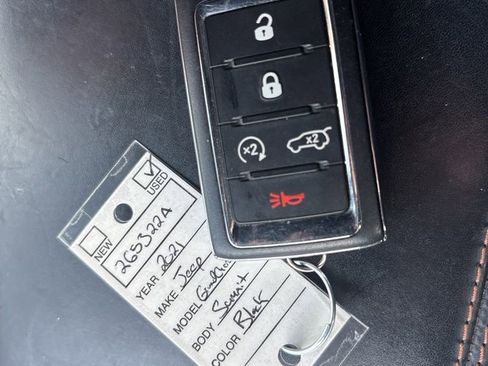 Used 2021 Jeep Grand Cherokee L Summit w/ Advanced Protech Group IV image 27