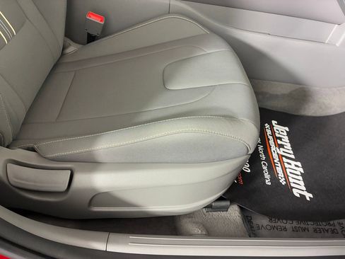 Used 2023 Hyundai Elantra SEL w/ Preferred Accessory Package image 35