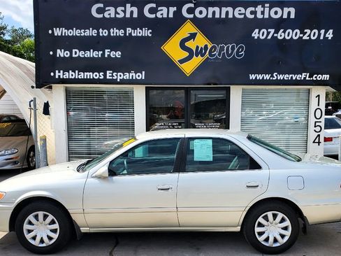 Used 2000 Toyota Camry LE image 9