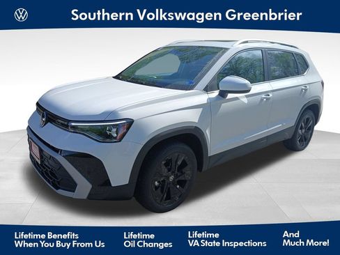 New 2026 Volkswagen Taos SE FWD image 1