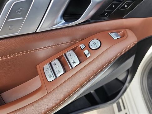 Used 2020 BMW X7 xDrive40i w/ Premium Package image 12