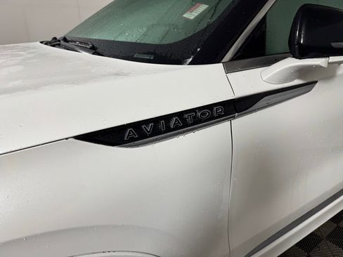 Certified 2025 Lincoln Aviator Black Label image 11