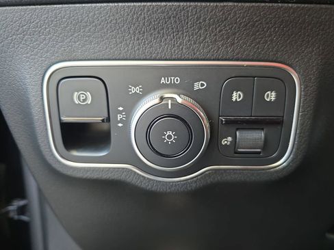 Certified 2025 Mercedes-Benz GLA 250 image 26