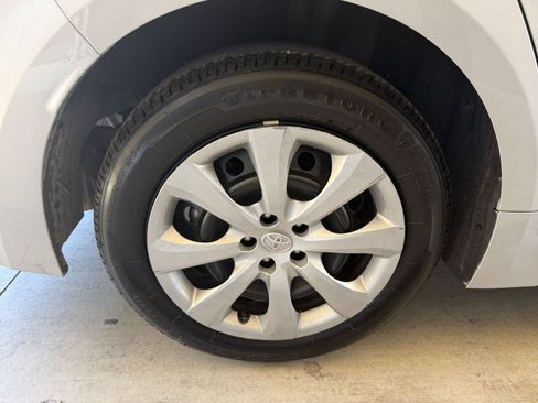 Used 2025 Toyota Corolla LE FWD image 28