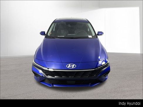 Used 2025 Hyundai Elantra Limited FWD image 50