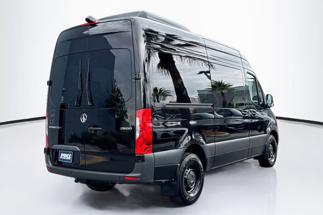 Used 2025 Mercedes-Benz Sprinter 2500 image 5
