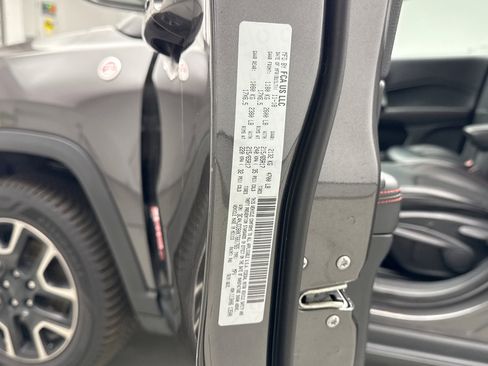 Used 2019 Jeep Compass Trailhawk w/ Cold Weather Group image 23