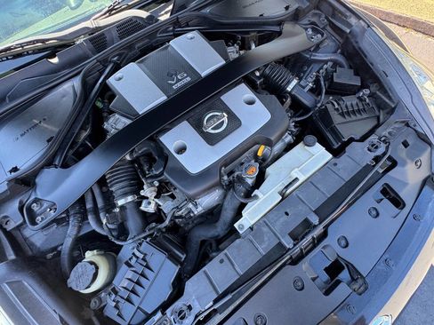 Used 2009 Nissan 370Z Touring image 25
