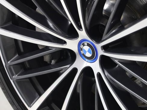 Used 2023 BMW 530e xDrive w/ Premium Package AWD/4WD image 17