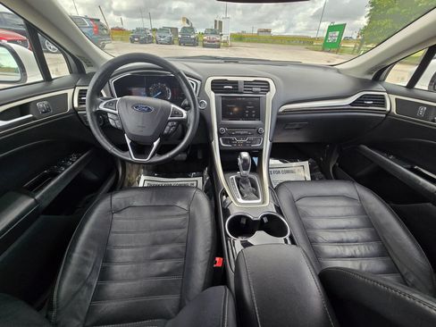 Used 2016 Ford Fusion SE w/ Equipment Group 202A FWD image 15