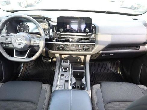 Certified 2025 Nissan Pathfinder SV w/ SV Premium Package FWD image 26