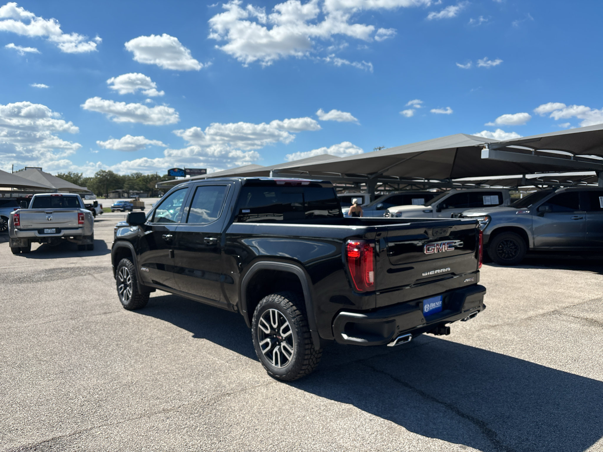New 2026 GMC Sierra 1500 AT4 w/ AT4 Premium Package AWD/4WD image 8