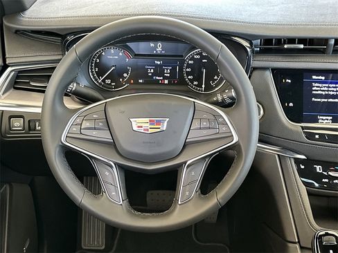 New 2026 Cadillac XT5 Luxury image 17