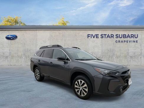 Used 2025 Subaru Outback Premium image 2