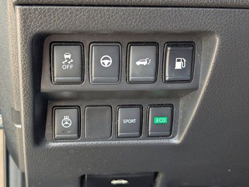 Used 2020 Nissan Rogue SL FWD image 25