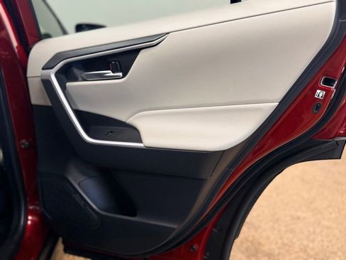 Used 2020 Toyota RAV4 XLE w/ Convenience Package AWD/4WD image 19