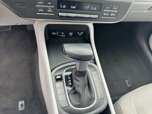 Used 2025 Hyundai Kona SEL image 29