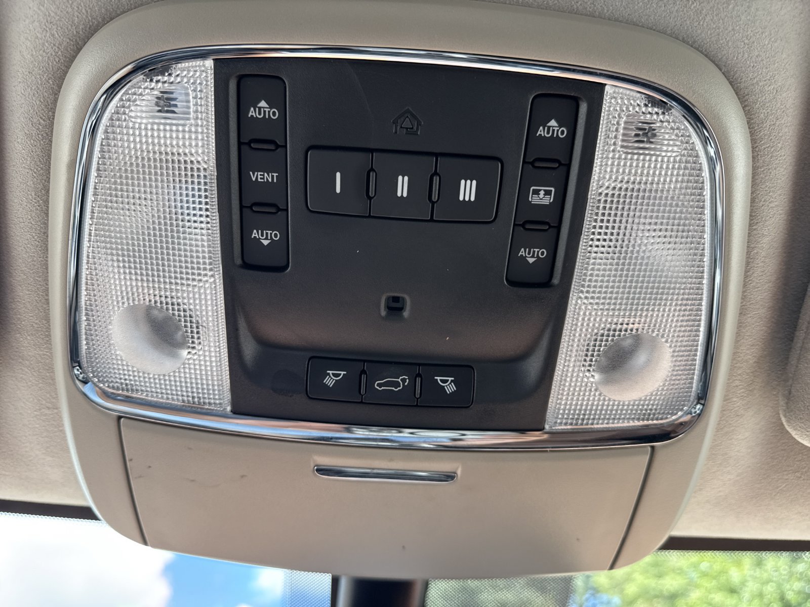 Used 2015 Jeep Grand Cherokee Summit AWD/4WD image 30