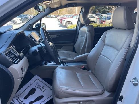 Used 2018 Honda Pilot Touring image 26