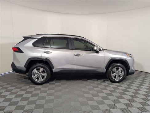 Used 2025 Toyota RAV4 XLE FWD image 4