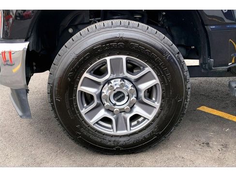 Used 2024 Ford F350 Lariat image 10