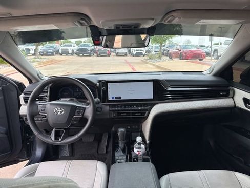 Used 2025 Toyota Camry XLE w/ Premium Plus Package image 17