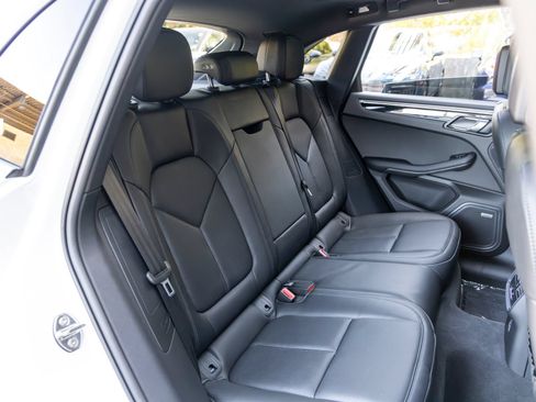 Certified 2026 Porsche Macan AWD/4WD image 59