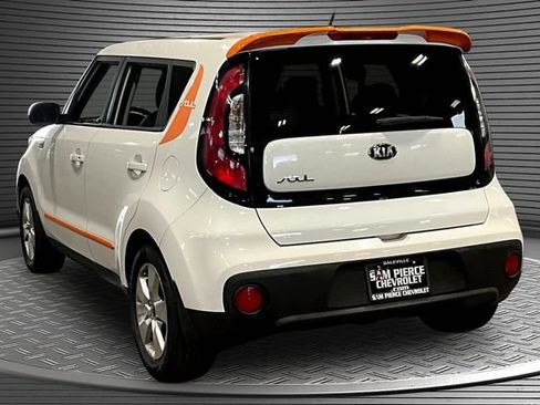 Used 2018 Kia Soul FWD image 4