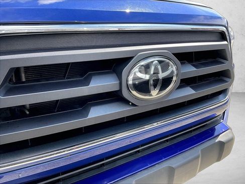 Used 2022 Toyota Tacoma SR5 w/ Technology Package RWD image 30