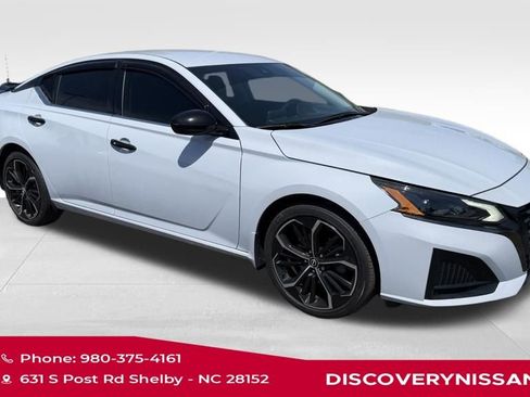 Certified 2023 Nissan Altima 2.5 SR AWD/4WD image 7