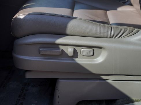 Used 2016 Honda Odyssey Touring Elite image 12