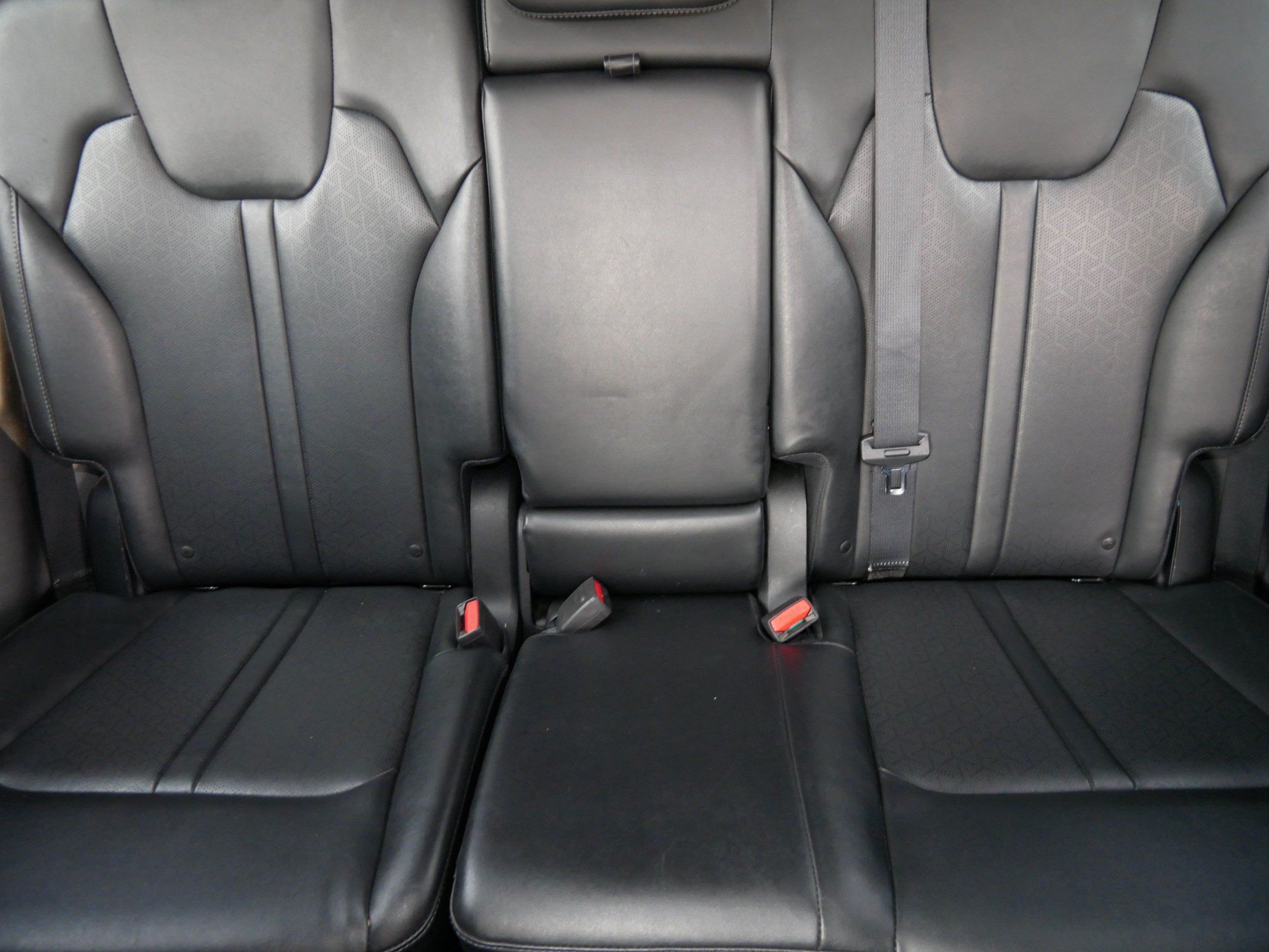 Used 2022 Kia Sorento S FWD image 13