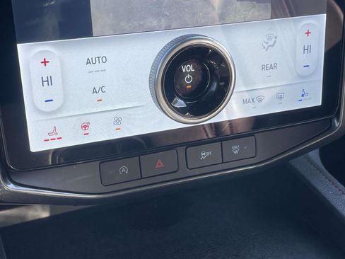 Used 2022 Ford Expedition Max Limited image 9