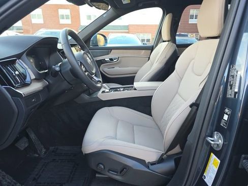 New 2026 Volvo XC90 B5 Plus w/ Protection Package Premier image 25