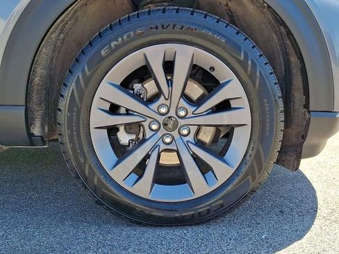 Used 2023 Ford Explorer XLT w/ Equipment Group 202A AWD/4WD image 10