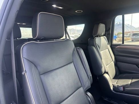 Used 2023 Chevrolet Suburban Premier AWD/4WD image 15