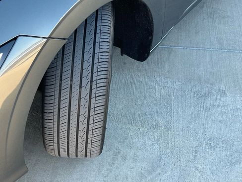 Certified 2025 Hyundai Elantra Sport image 9