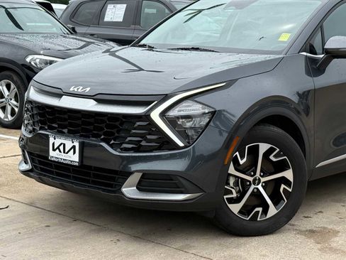 Used 2023 Kia Sportage EX FWD image 2